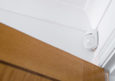 PIR Sensors vs. Wi-Fi Sensing: Choosing the Right Solution for Today’s Smart Homes